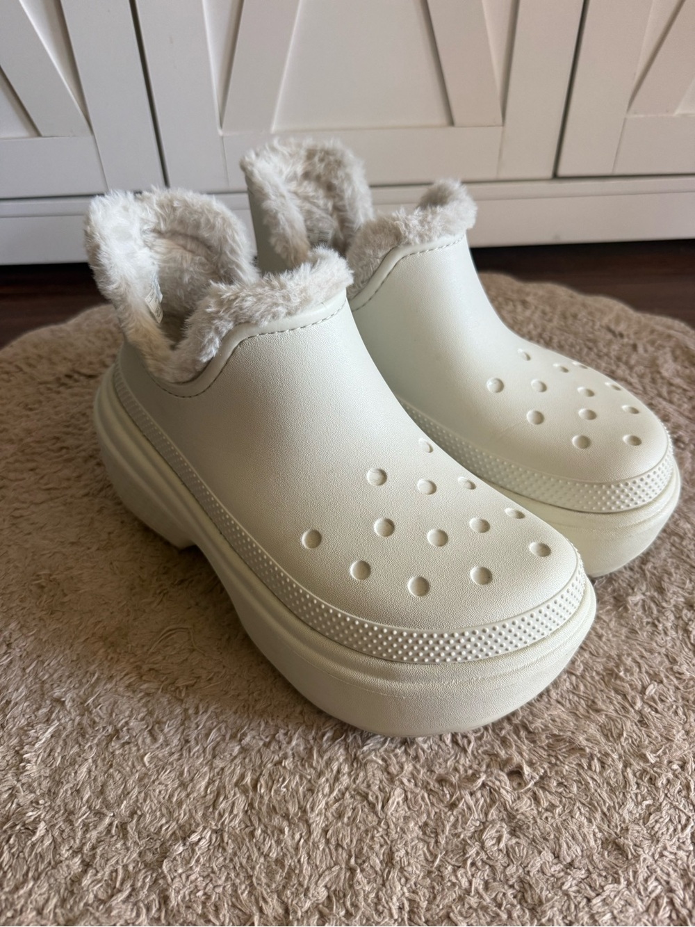 CROCS Stomp Lined Shorty Boots